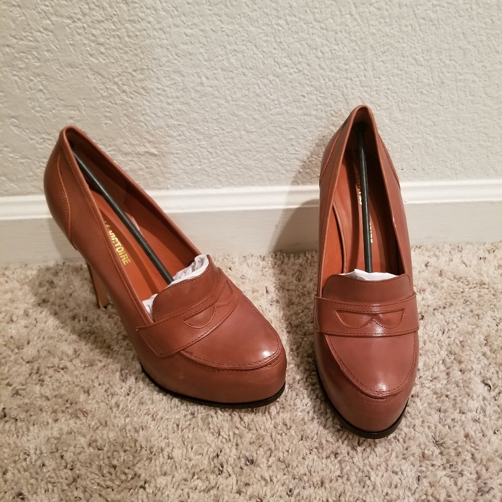 Pour La Victoire Size 10 Brown Leather Loafer Pump